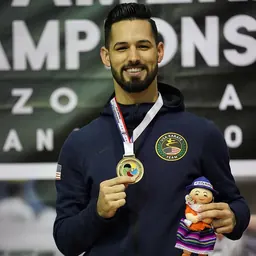 Portrait of Ariel Torres