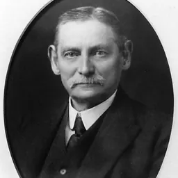 Portrait of Matthew Henry Phineas Riall Sankey