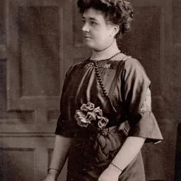 Portrait of Edith Mansell-Moullin