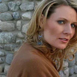 Portrait of Dana Reason