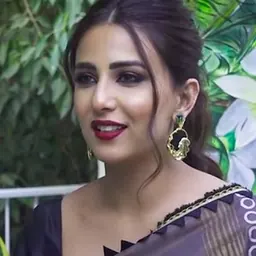 Portrait of Ushna Shah