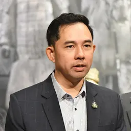 Portrait of Itthipol Khunpluem