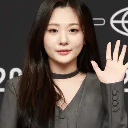 Portrait of Ahn Ji-young