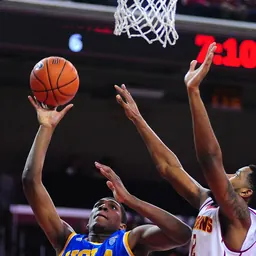 Portrait of Kevon Looney