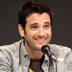 Portrait of Colin Donnell