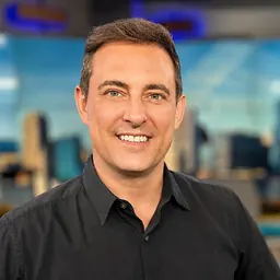 Portrait of Jason Knowles