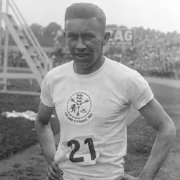 Portrait of Reg Thomas