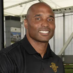 Portrait of Donovin Darius