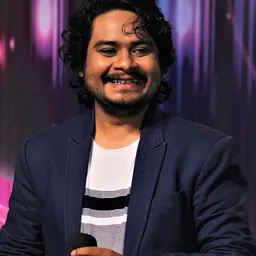 Portrait of Raaj Aashoo