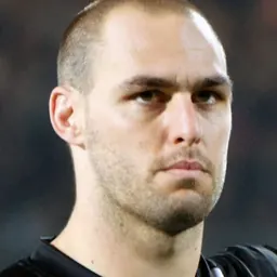Portrait of Simon Mannering