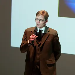 Portrait of Jon Oberlander