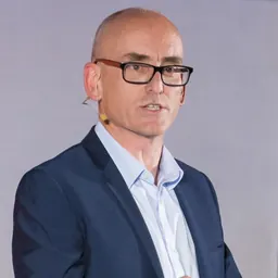 Portrait of Darren Rowse