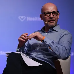 Portrait of Paul Nuki