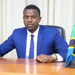 Portrait of Innocent Bashungwa
