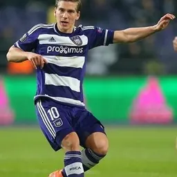 Portrait of Dennis Praet