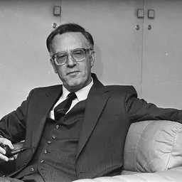 Portrait of Wim Scherpenhuijsen Rom