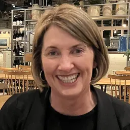 Portrait of Carolyn Broderick