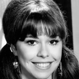 Portrait of Elaine Giftos