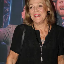 Portrait of Roslyn Packer