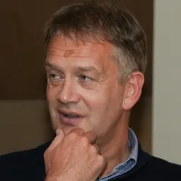 Portrait of Ian Maxwell