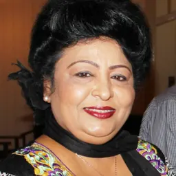 Portrait of Veena Bhatnagar