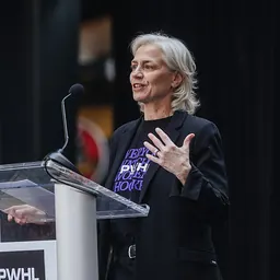Portrait of Amy Scheer