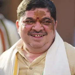 Portrait of Ponnam Prabhakar Goud