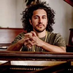 Portrait of Emmet Cohen