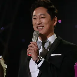Portrait of Han Suk-joon