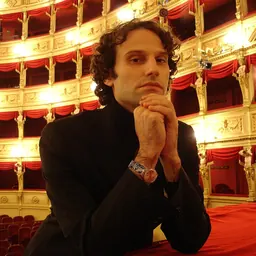 Portrait of David Greilsammer