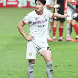 Portrait of Yang Min-hyuk