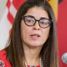 Portrait of Laura Herrera Scott