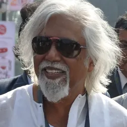 Portrait of Aveek Sarkar