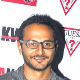 Portrait of Nikhil Chinapa