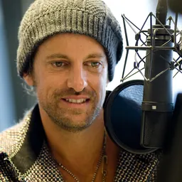 Portrait of Daniel Powter