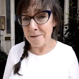 Portrait of Pauline McLynn