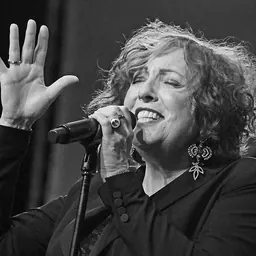 Portrait of Cheryl Bentyne