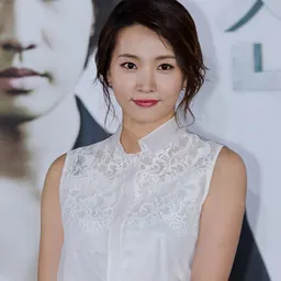 Portrait of Yoon Joo-hee