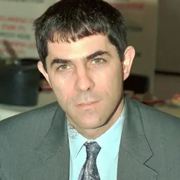 Portrait of Arnon Mozes