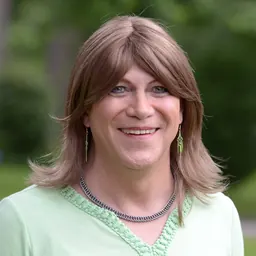 Portrait of Stephe Koontz