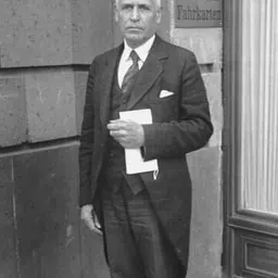 Portrait of Ellsworth Milton Statler
