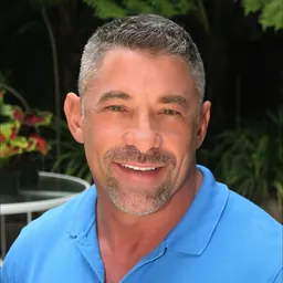 Portrait of Steven Scarborough
