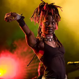 Portrait of Dobet Gnahoré