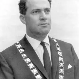 Portrait of Derek Jones