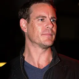 Portrait of Aaron Jeffery