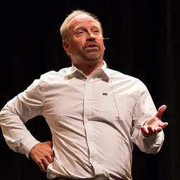 Portrait of Randy Olson