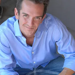 Portrait of Sean Huze