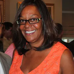 Portrait of Leslie Hairston
