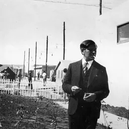 Portrait of Aryeh Elhanani