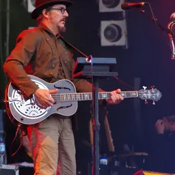 Portrait of Les Claypool